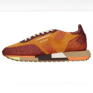 Woman’s shoes, a snicker. Ghoud size 40 brown.